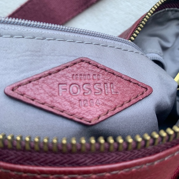 FOSSIL Maroon Leather Crossbody Bag Purse - Picture 5 of 9